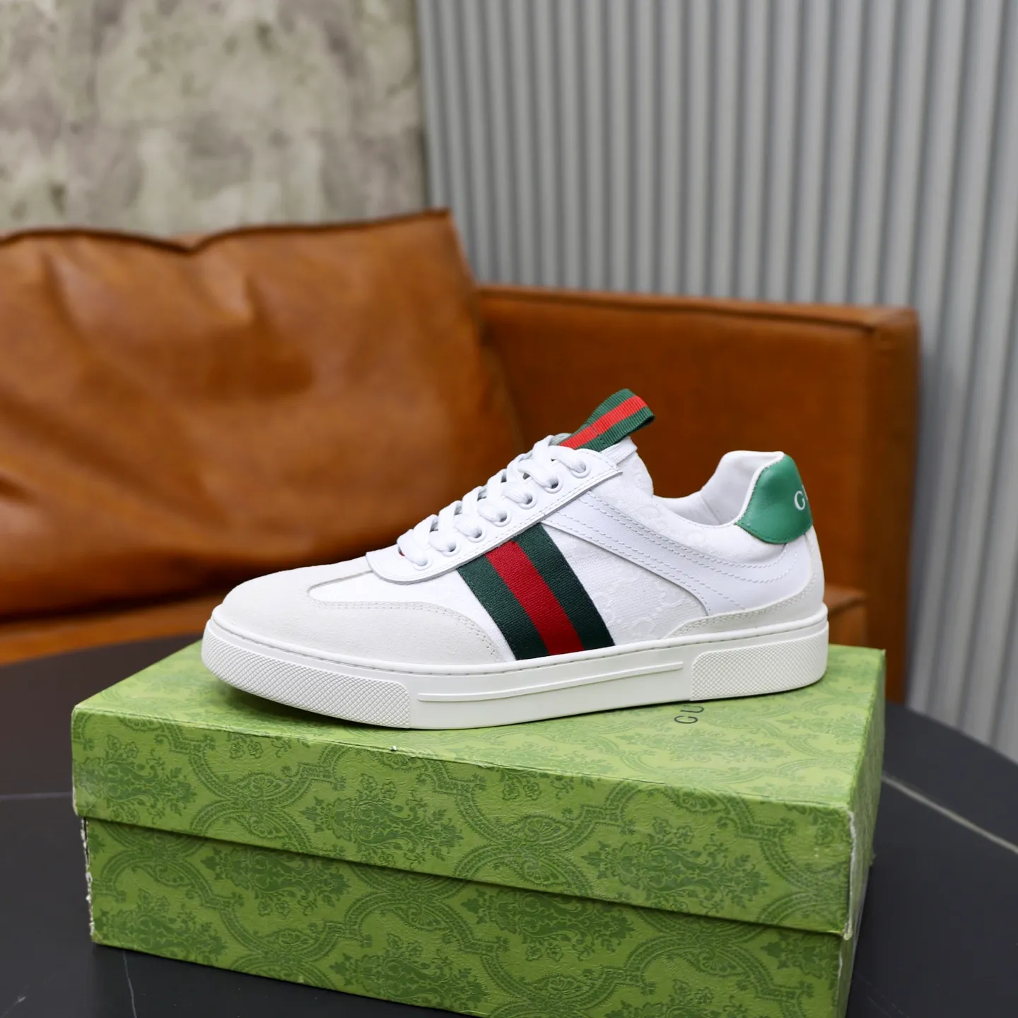 Ex-factory price: 440💰🙅‍♂️🙅‍♂️🙅‍♂️ Brand: GUCCI Standard code: 38-44 (45 customized) Grade: Same as the official website Material: Original material splicing Comfortable and breathable lining Lightweight and wear-resistant sports outsole Style category: Men's fashionable casual shoes Running sneakers Distinguished luxury brand elements Top luxury Color: actual picture color